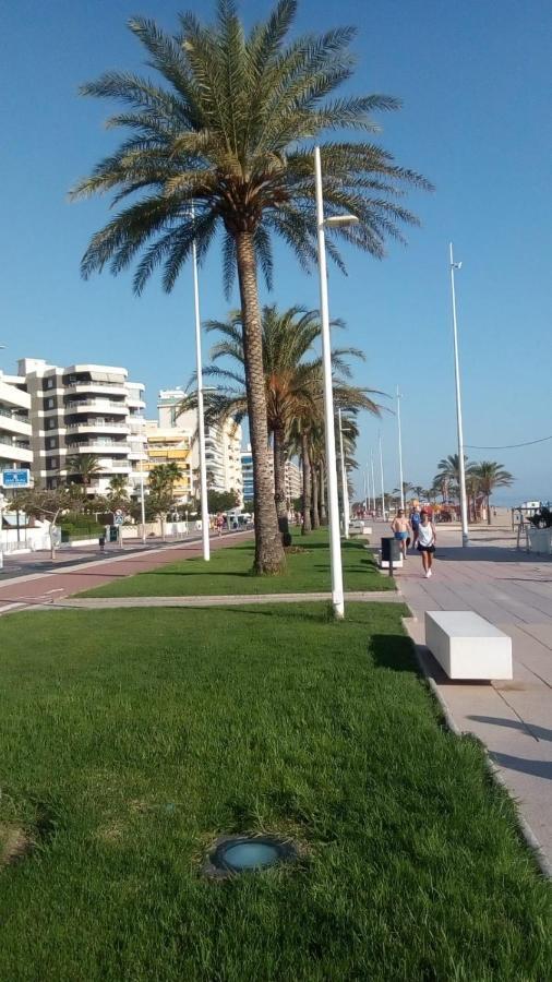 Edificio Attikos - Solo Familias Gandía Exterior foto